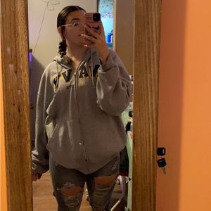 Meet your Posher, Ally